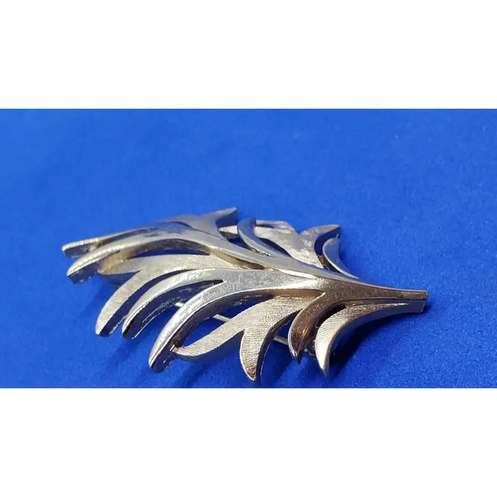 Vintage Trifari Brooch Gold Leaf shiny and matte textured mid century Signed